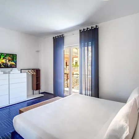 Crawford Apartment *